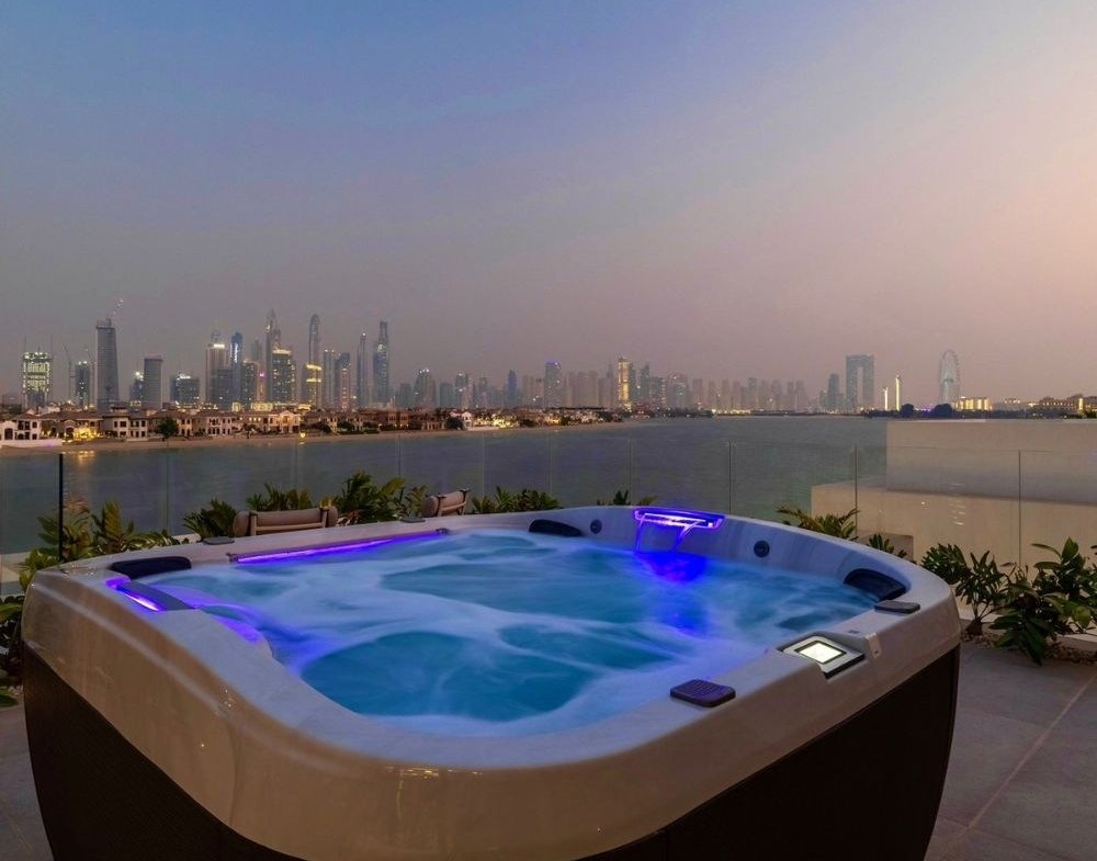 2-luna-villa-palm-jumeirah-for-sale-fully-furnished-modern-luxury-posh-heights-realty-property-best-real-estate-agent-in-dubai-rent-sale